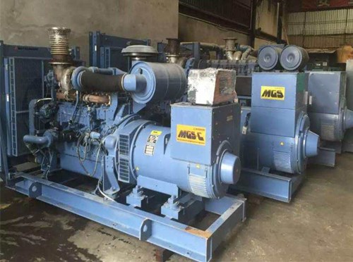 镇安发电机组带负载降电压是什么原因照成的？