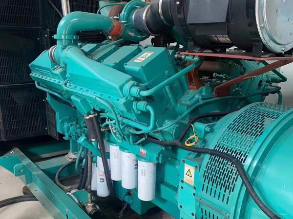 镇安更换100kW柴油发电机组机油时，需要注意哪些事项？